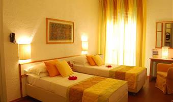 1 queen bed, non-smoking, convertible into two twin beds