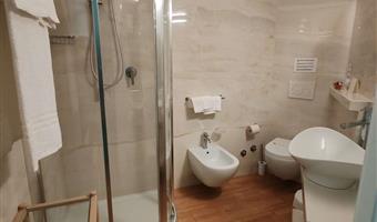 1 queen bed, non-smoking, balcony, side sea view, coffee and tea maker