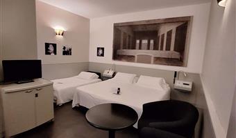 1 queen and 1 single, non-smoking, standard room