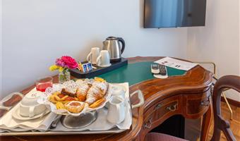 1 queen bed, non-smoking, deluxe room, terrace, sea view