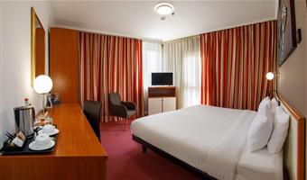 1 king bed, non-smoking, comfort room, balcony, wi-fi, coffee maker, full breakfast