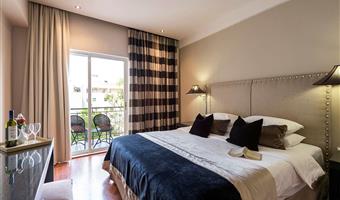 1 king bed, non-smoking, executive room, balcony, lycabettus view, wi-fi, bathrobe, full breakfast
