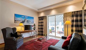 1 king bed, non-smoking, executive room, balcony, lycabettus view, wi-fi, bathrobe, full breakfast