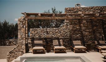 signature suite with semi-private pool access, sea view, 1 king bed, non-smoking, terrace, living room, full breakfast