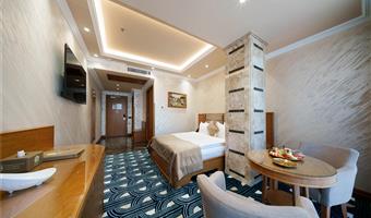 1 queen bed, non-smoking, comfort room, balcony, city view