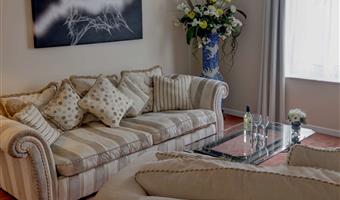 1 king bed, non-smoking, executive room