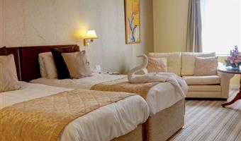 2 single beds, non-smoking, family room