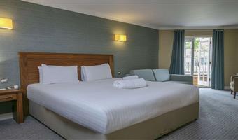 suite-1 double bed, non-smoking, family room, sofabed