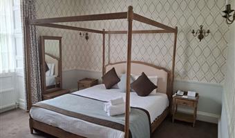 suite-1 double bed, non-smoking, manor suite