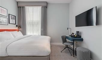 1 queen bed, non-smoking, executive room