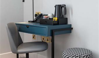 1 queen bed, non-smoking, superior room, family room, sofabed for one person