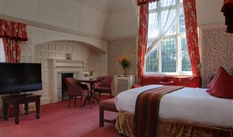 suite-1 double bed, main house, music device, extra, non-smoking