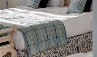 1 double bed, non-smoking, small room