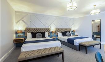 2 double beds, non-smoking, family room