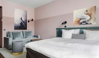 1 queen bed, non-smoking, family room, sofabed, free internet, full breakfast