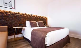 1 double bed, non-smoking, standard room, safe, wi-fi, air-conditioned, coffee and tea maker