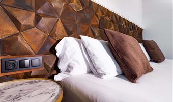 1 double bed, non-smoking, standard room, safe, wi-fi, air-conditioned, coffee and tea maker