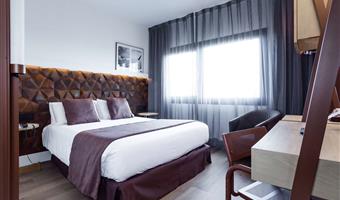 1 double bed, non-smoking, standard room, safe, wi-fi, air-conditioned, coffee and tea maker