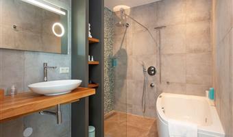 at the house of heritage.<br /><br />looking for a luxurious room for a business stay, romantic getaway or an unforgettable 