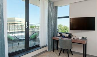at the house of heritage.<br /><br />looking for a luxurious room for a business stay, romantic getaway or an unforgettable 