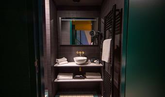 at hotel haarhuis.<br /><br />are you looking for a room with the ideal living and sleeping experience? book one of our royal lofts now! the royal loft with a view of the centre of arnhem offers the perfect location for a relaxing all-in hotel experience.<br /><br />this spacious royal loft is a split level room consisting of 2 floors.<br /><br />the room offers sleeping space for 3 adults or 2 adults and 2 children.<br /><br />