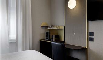 1 queen bed, non-smoking, superior room, larger room, shower in room, espresso machine