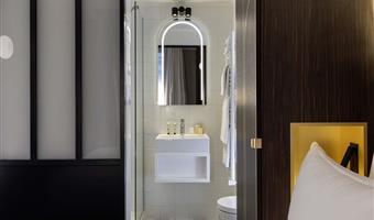1 queen bed, non-smoking, superior room, larger room, shower in room, espresso machine