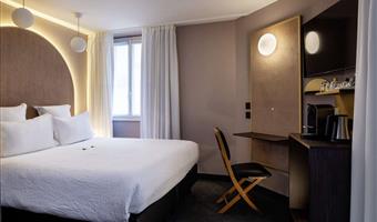 1 queen bed, non-smoking, executive room, larger room, espresso machine