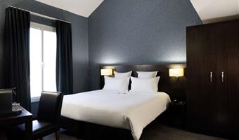 1 king 1 queen, non-smoking, family room, larger room, twin beds on request, extra bed