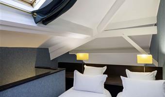 1 king 1 queen, non-smoking, family room, larger room, twin beds on request, extra bed