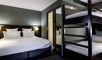 1 queen 1 bunk bed, non-smoking, larger room, family room
