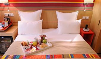 1 double bed, non-smoking, comfort room