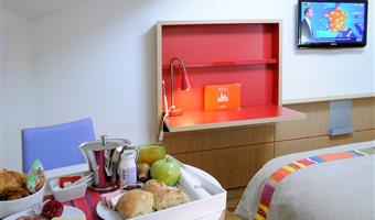 1 king bed, non-smoking, superior room, twin beds on request