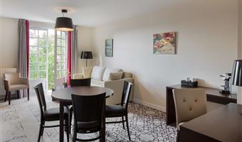 suite-1 king bed, non-smoking, sofabed, dining table, espresso machine, air-conditioned