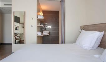 1 queen bed, non-smoking, comfort room, larger room, twin on request, flat screen television, italian shower