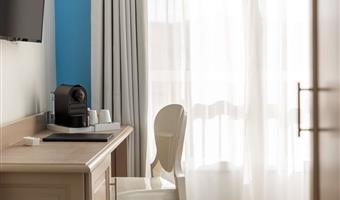 1 double bed, non-smoking, classic room, twin on request, shower in room