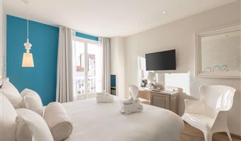 1 queen bed, non-smoking, superior room, twin on request