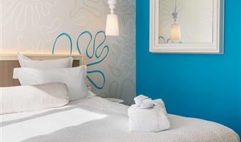 1 queen bed, non-smoking, superior room, twin on request