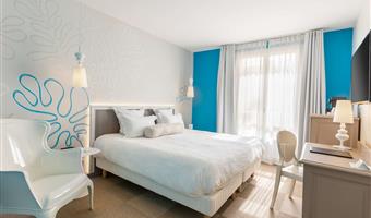1 queen bed, non-smoking, superior room, twin on request