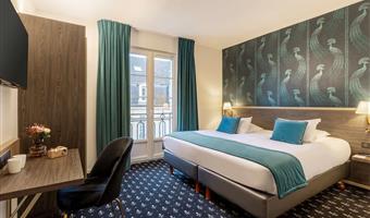 1 king bed, non-smoking, superior room, view of the square, twin on request