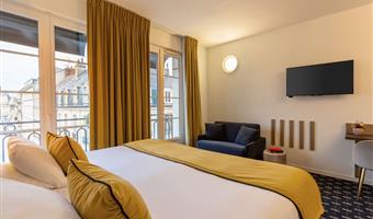 1 king 1 single, non-smoking, deluxe room, balcony, view of the square, twin on request