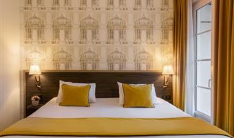 1 king 1 single, non-smoking, deluxe room, balcony, view of the square, twin on request