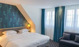 1 king 1 single, non-smoking, deluxe room, balcony, view of the square, twin on request