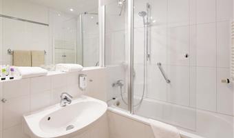 1 double bed, comfort room, flat screen television, desk, wi-fi, coffee and tea maker