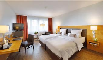 2 single beds, classic room, flat screen television, front side, safe, coffee and tea maker, air-conditioned