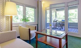 suite-1 double bed, separate building, separate living area, sheltered loggia, bathrobe and slippers, free w-lan, free parking, full breakfast