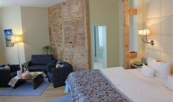 suite-1 double bed, waldschloesschen suite, cozy sitting corner, walk in closet, bathrobe and slippers, free w-lan, free parking, full breakfast