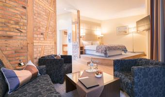suite-1 double bed, waldschloesschen suite, cozy sitting corner, walk in closet, bathrobe and slippers, free w-lan, free parking, full breakfast