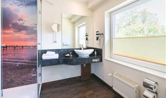 1 single bed, standard room, bathrobe and slippers, flat screen television, free w-lan, free parking, full breakfast