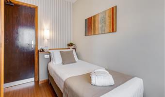 1 single bed, classic